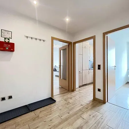 3-room Work & Baumberg